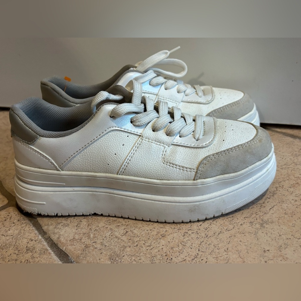 Big John White Silver Women’s Size 8 Platform Sneakers Casual